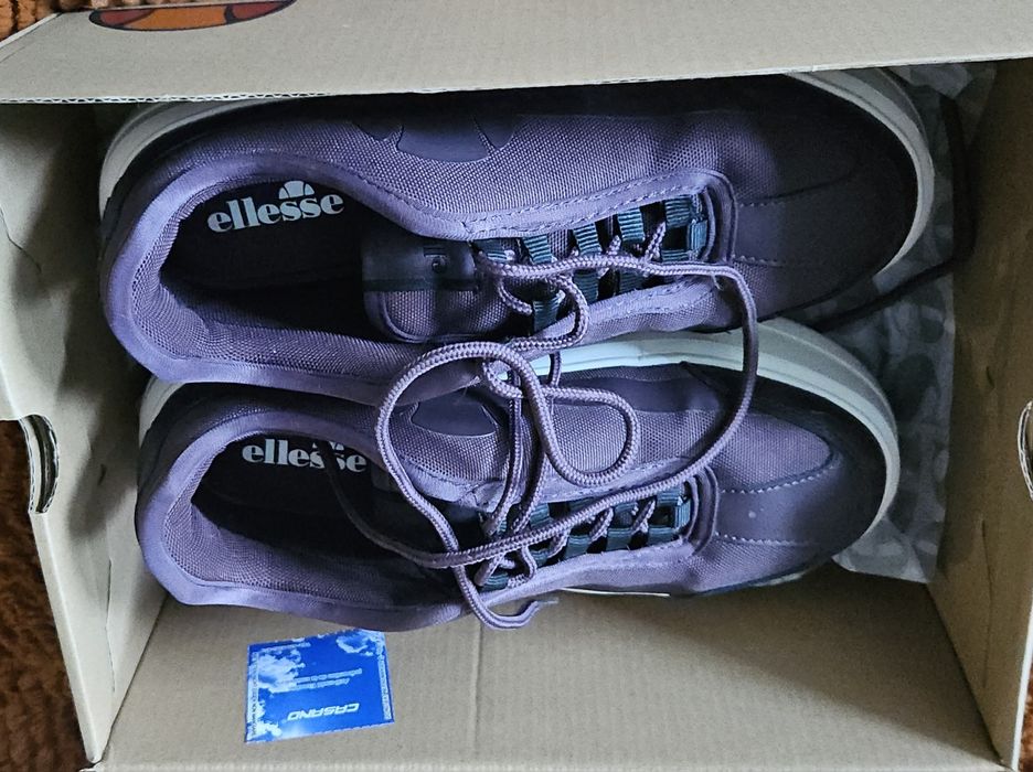 дамски обувки маратонки Ellesse почти нови