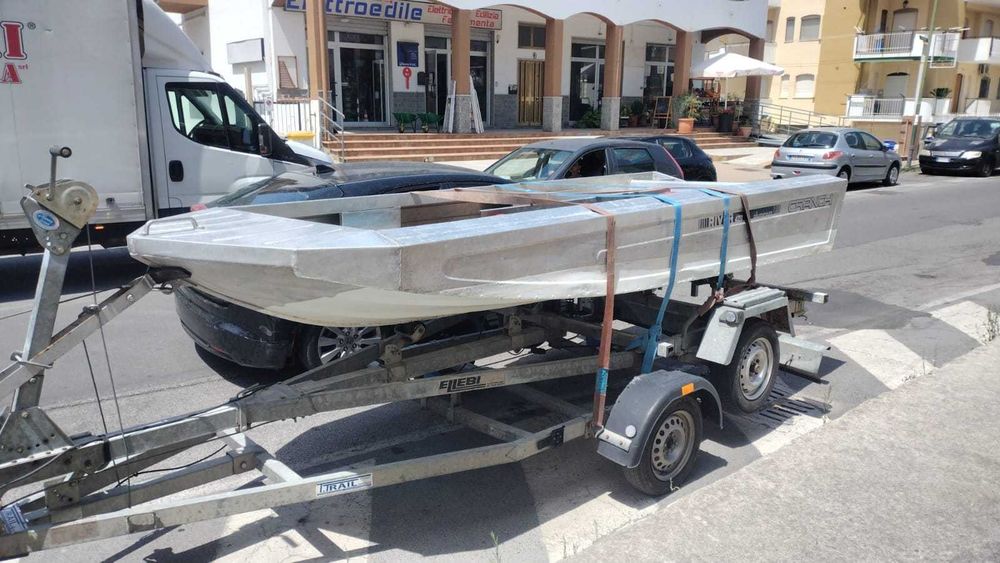 Barca din aluminiu Cranchi River 420 si motor yamaha de 15 cp in 4 timpi
