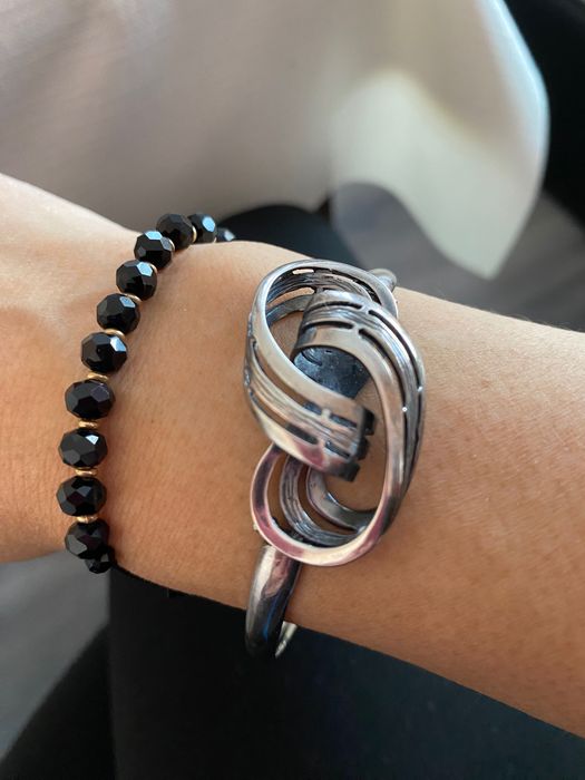 Дамска твърда гривна