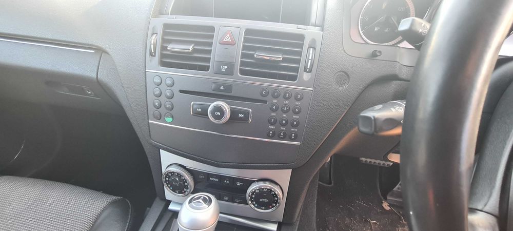 Mercedes-Benz, C 180 на части.