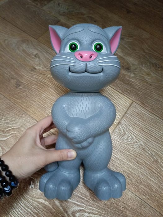 Продам игрушку говорящий кот Том