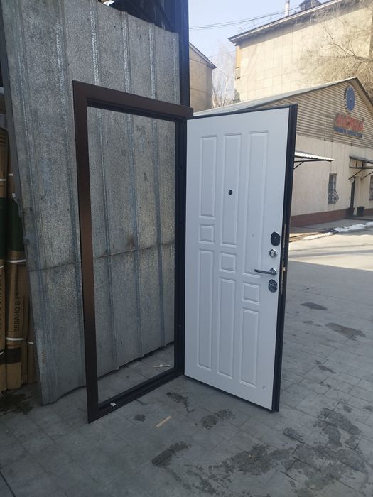 Входная дверь Гарда (Россия)