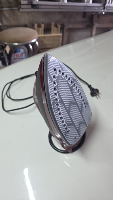 Продается   бытовой  утюг