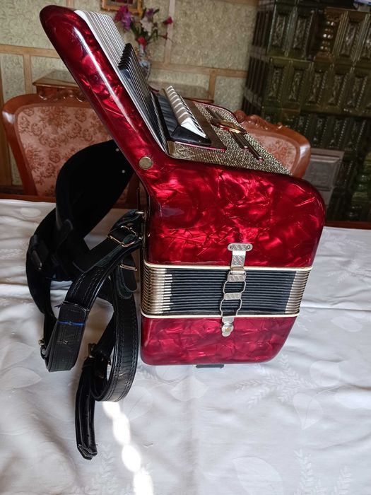 Acordeon Weltmeister 96 basi.