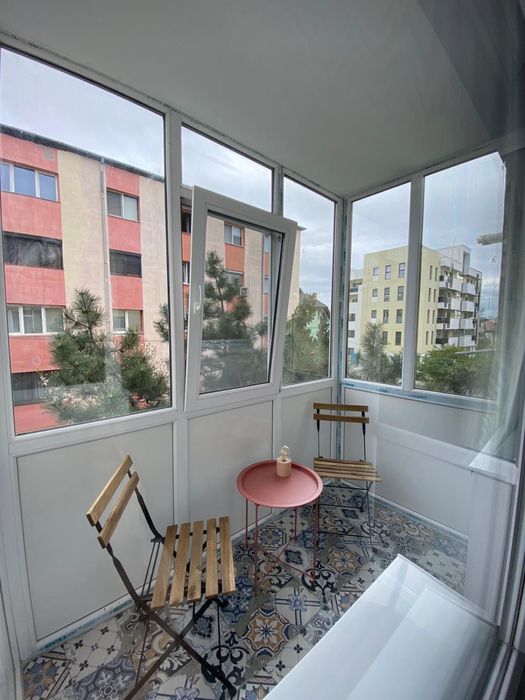 Apartament modern cu 3 camere de inchiriat , ultracentral, etaj 2/4 Craiova