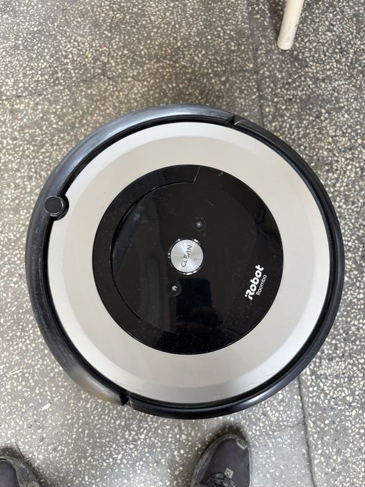iRobot Roomba e5 робот прахосмукачка + зарядна станция и консумативи