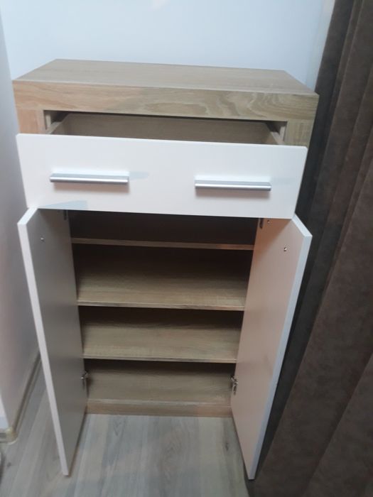 Vand comoda , noua  , import Germania