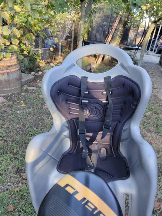 Столче за колело + детска  каска XS 44-50см