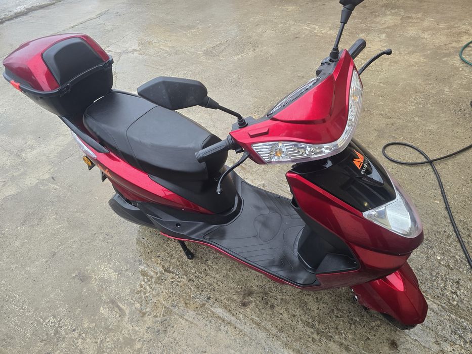 Scuter Electric Evotools  ca nou.
