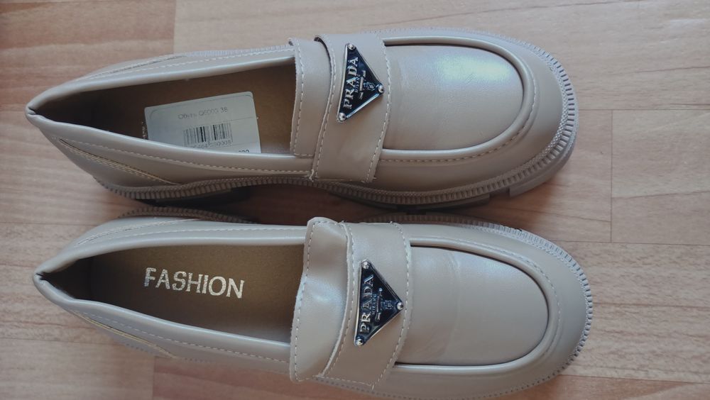 Продам новые лоферы