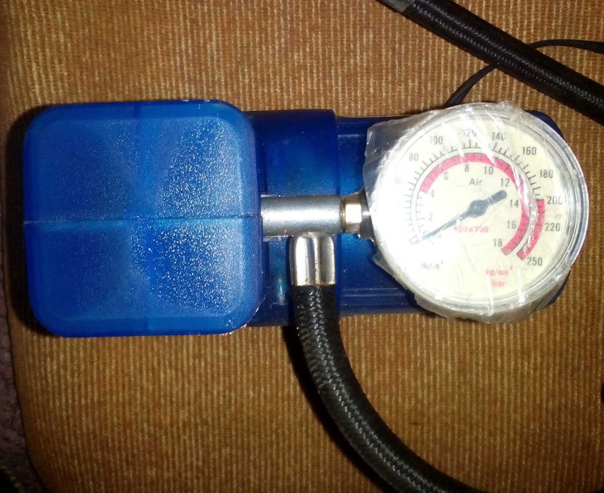 Продавам компресор 12в
