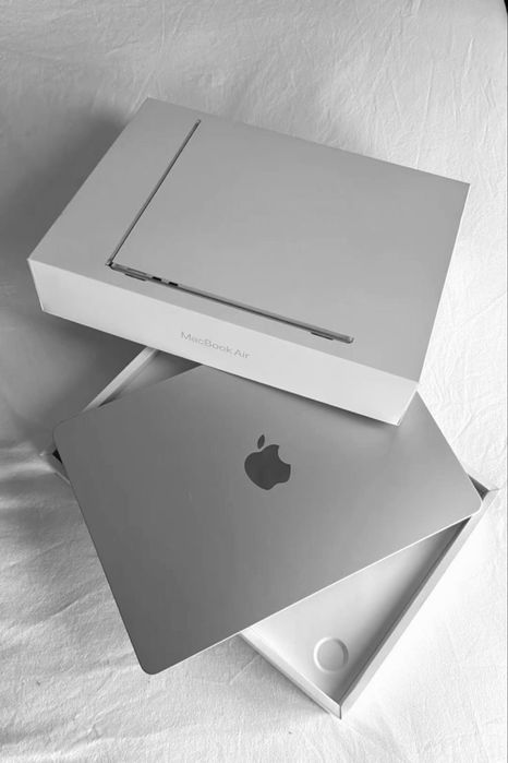 СРОЧНО продам MakBook Air 15