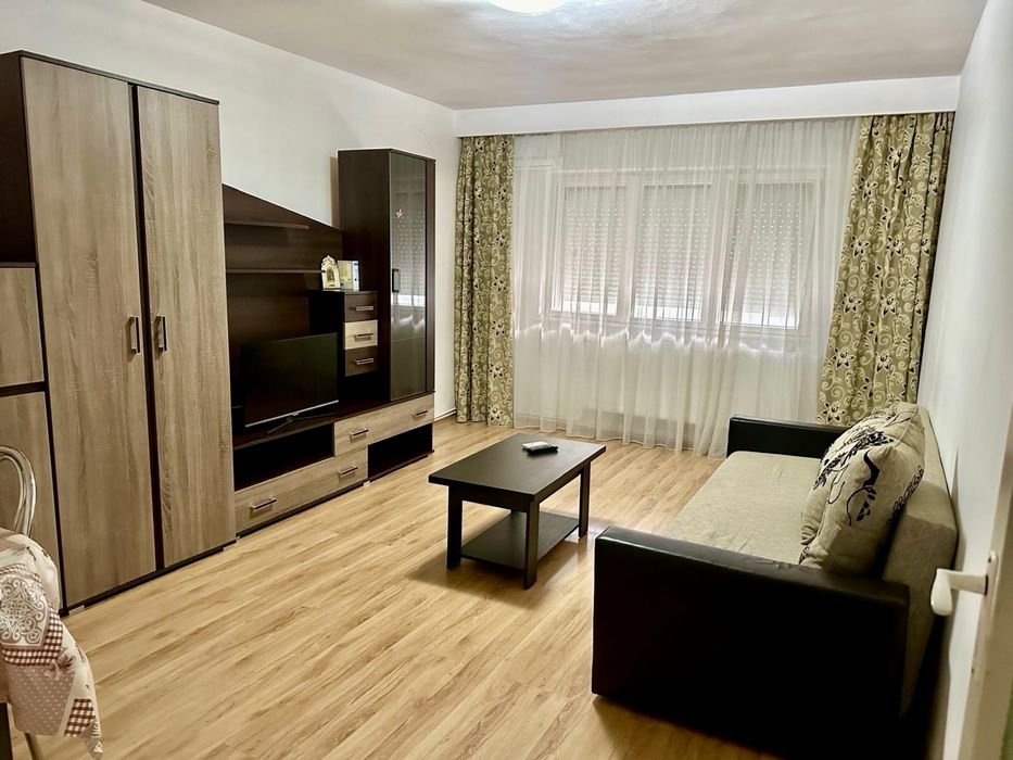Inchiriez apt  2 camere central