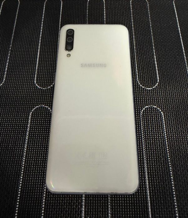 Продам телефон Samsung A 50