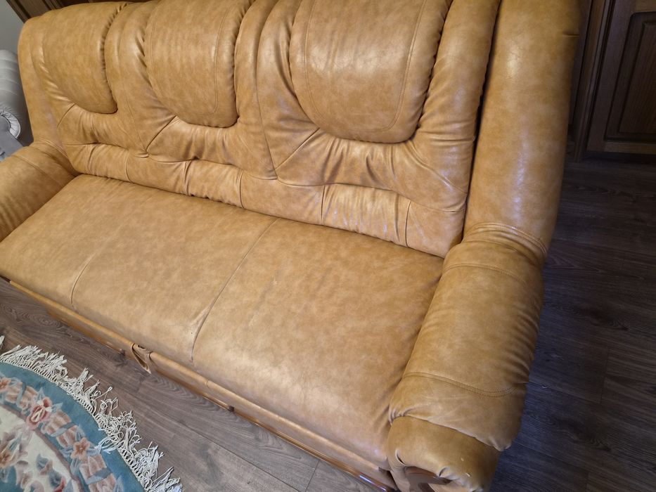 Vând canapea extensibila cu 2 fotolii în stare buna