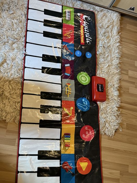 Vand pian pentru copii