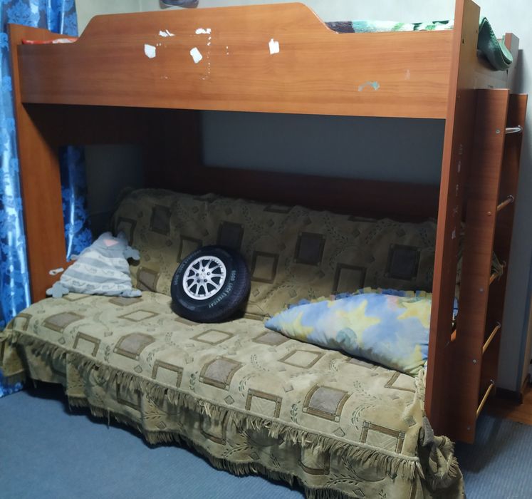 Двухъярусная кровать-диван