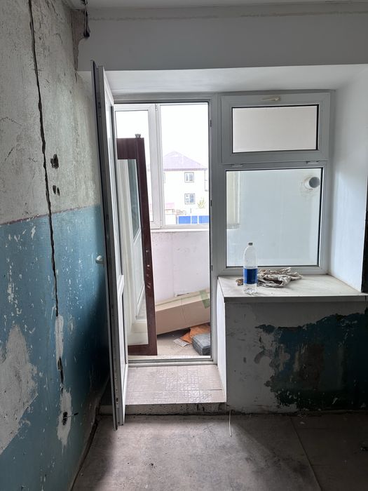 Продам пластиковые окна и дверь