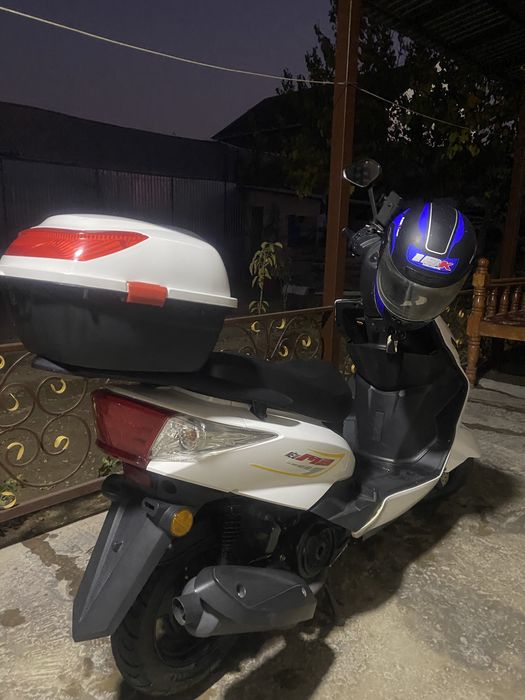 Мопед скутер продам