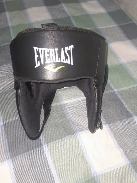 Спорт товар! Щлем,щитки!