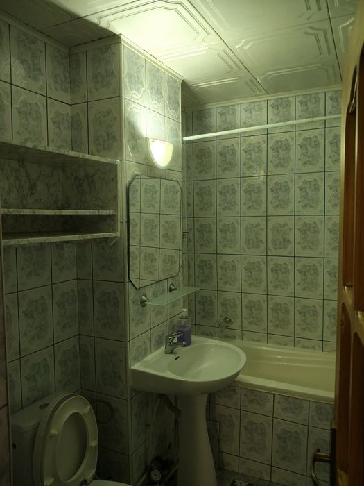 De inchiriat apartament 3 camere et.1  in Obcini.