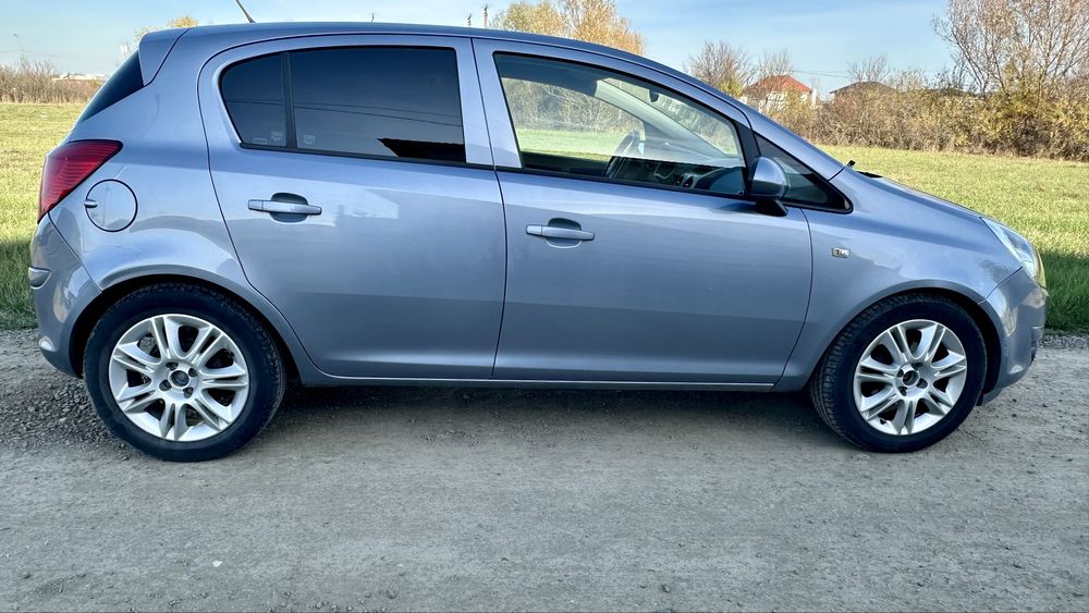 Opel Corsa D Hatchback