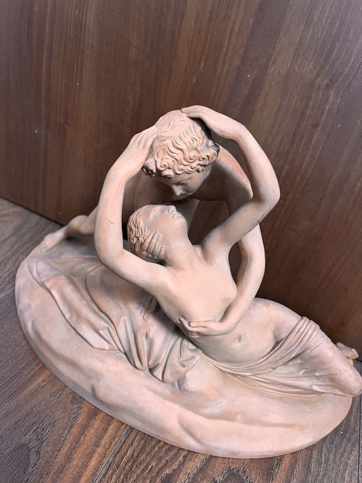 Statueta din teracota semnata P Ipsen sec 19  40/27 cm