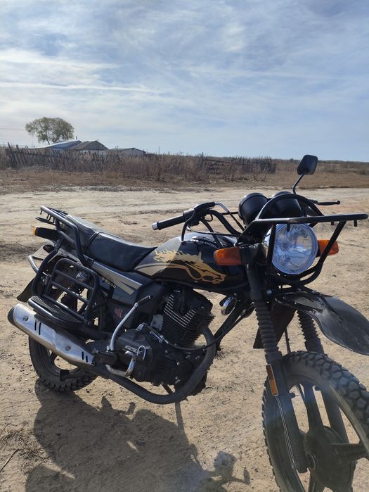 Продам мотоцикл Suzuki gsx 200