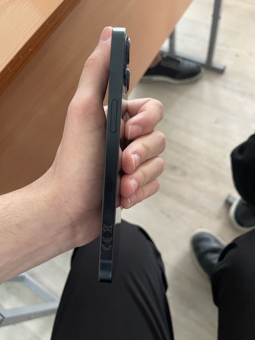 Айфон 13 в идеальном состояние