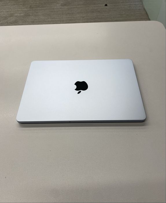Macbook m4 новый16/256гб