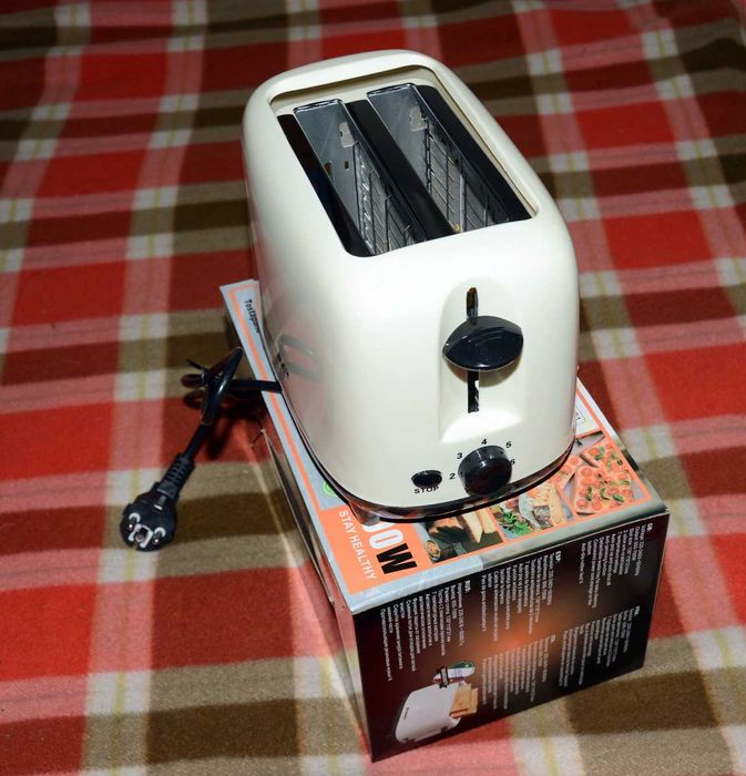 Тостер Jamaky JMK2701 белый