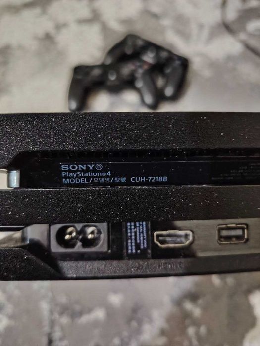 Sony PlayStation 4 PRO 1TB (CUH-7218B), чёрная