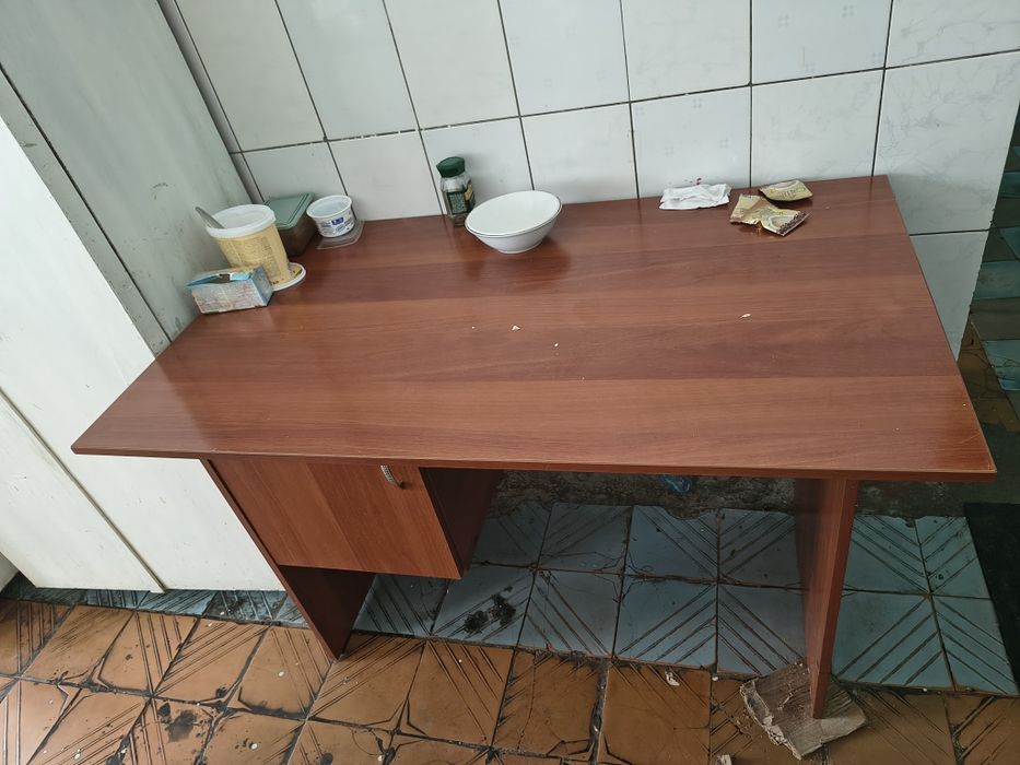 продам компьютерный стол