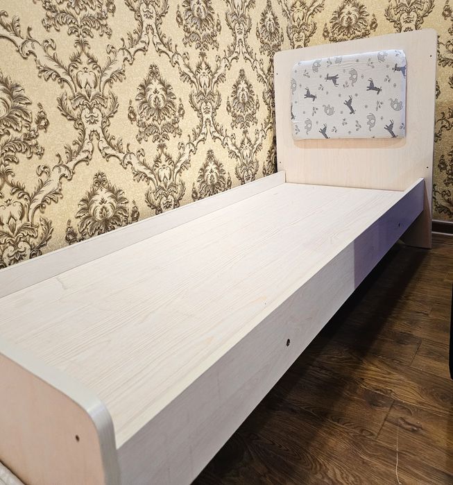 Продаётся СРОЧНО детская кроватка