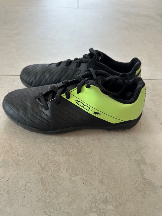 Ghete cu siret Fotbal teren sintetic, Negru-Galben Copii
