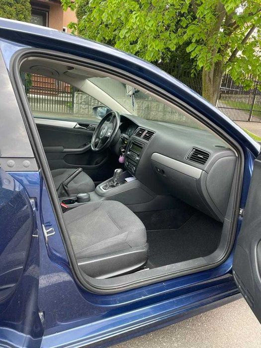 Vand Volkswagen Jetta 2011 1.6 TDI primul proprietar