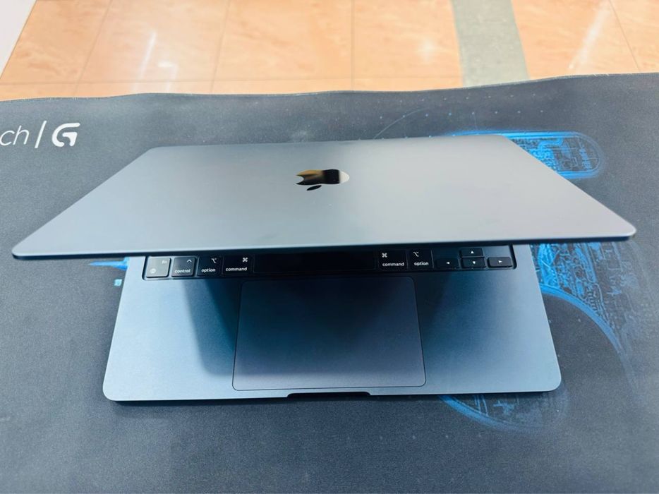 MacBook AIR M3 8/256GB