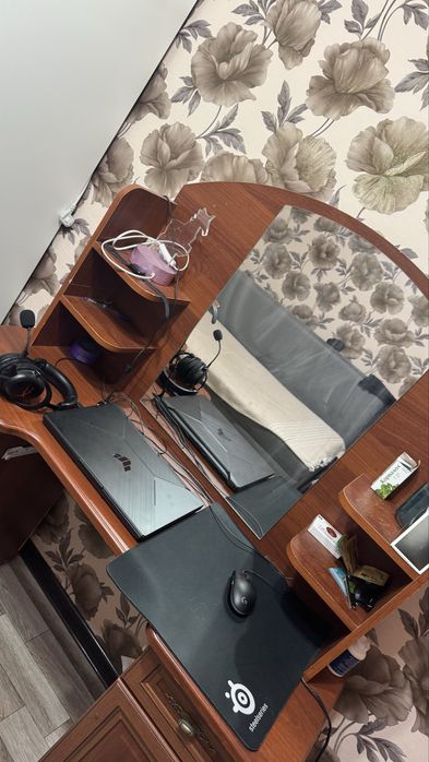 Космитический стол