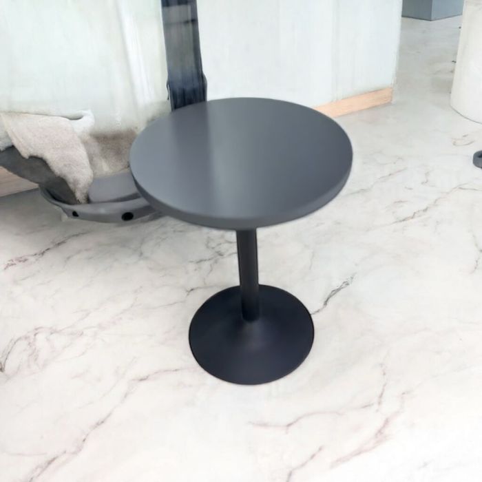 Круглый стол от производителя для кафе