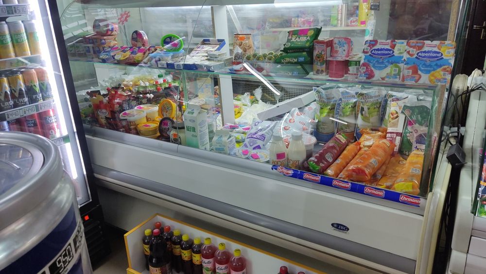 Продам холодильную ветрину