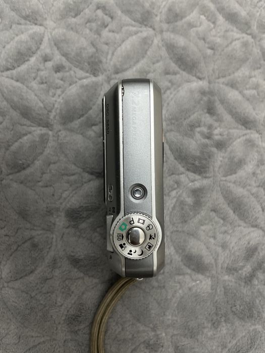 Sony Cyber-shot 7.2МП, 3x optical zoom