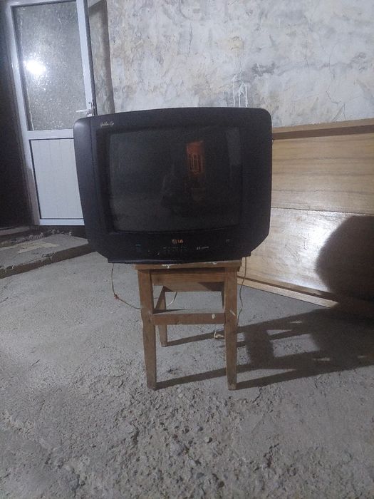 Продам телевизор LG