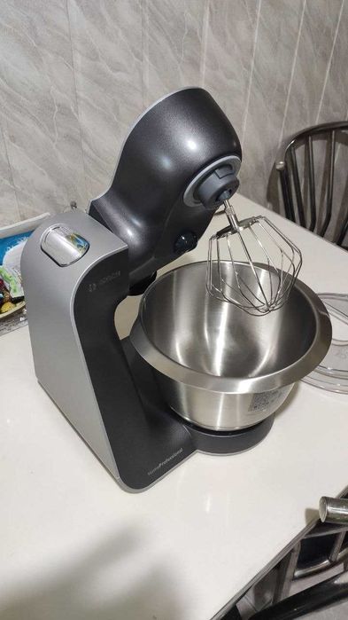 Продам кухонный комбайн Bosch MUM59M55, оригинал, состояние идеальное
