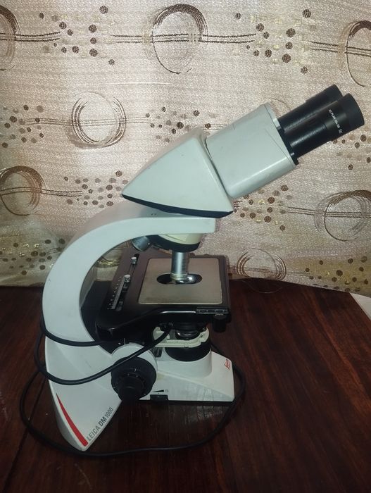 Продается  микроскоп Leica DM1000