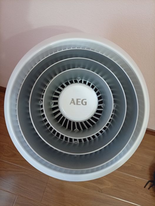 Vând aer condiționat portabil AEG