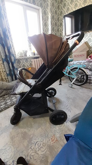 Продам коляску коричневую!