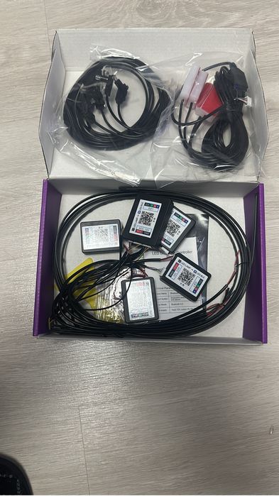 Kit iluminat ambiental digital RGB cu aplicatie - Avem si fire RGB led