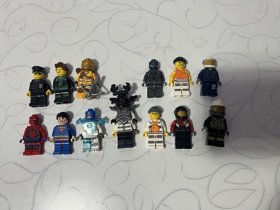 Продам оригинал лего фигурки