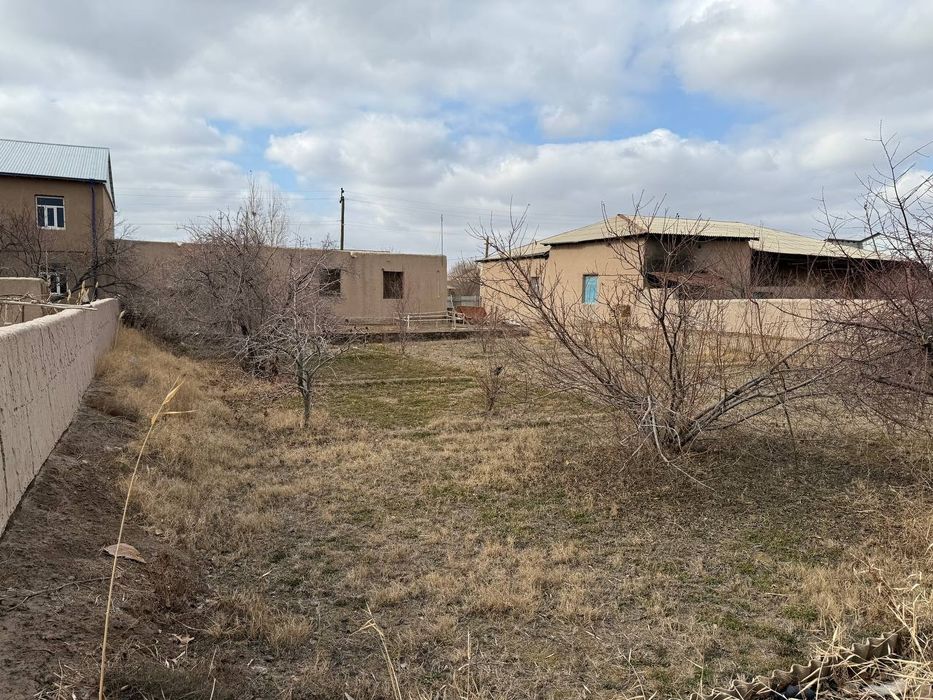 дом 5 комнатный с садом 13 сотик