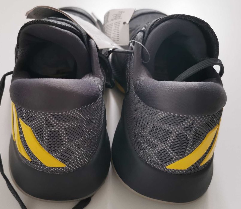 Adidas baschetJames Harden B/E marimea 38 noi cu eticheta